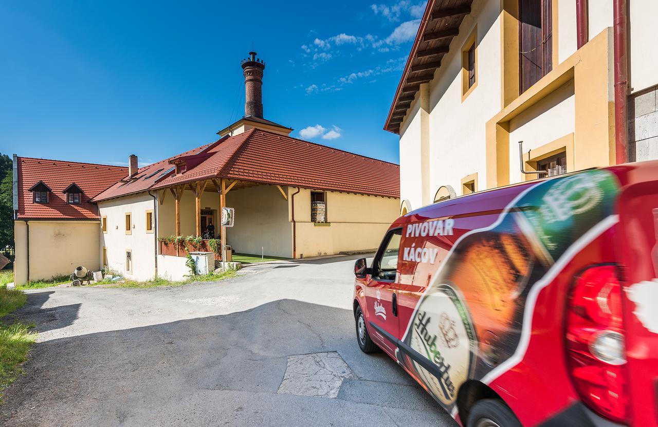 Hotel Pivovar Kácov エクステリア 写真